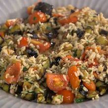 Рецепт Бурый рис с помидорами и запеченными баклажанами