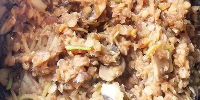 чечевица с шампиньонами и кабачком