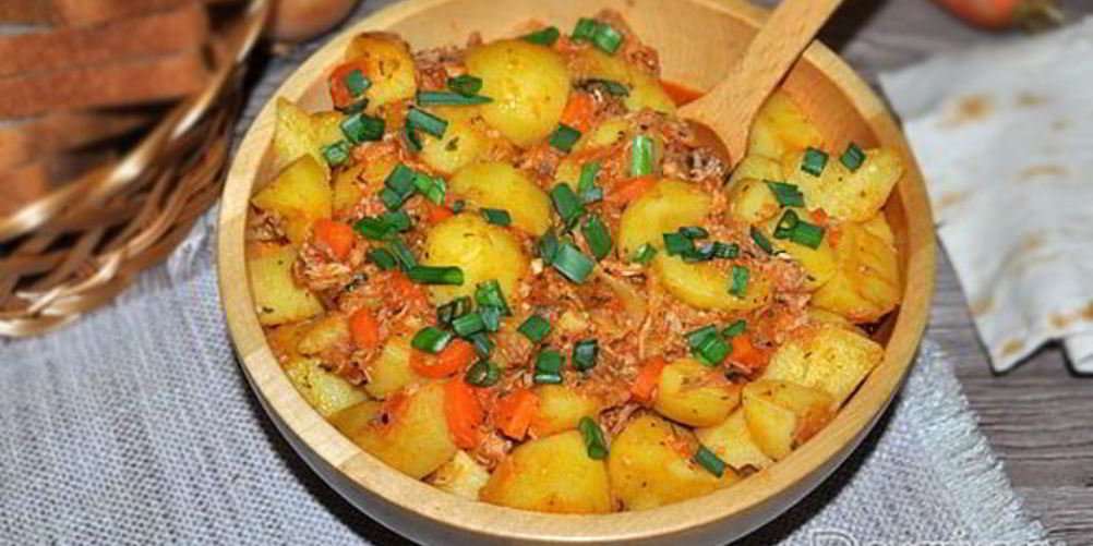 Рецепт готовим картофель с тушенкой