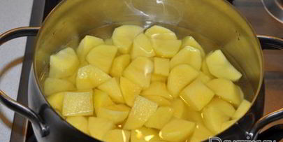 готовим картофель с тушенкой