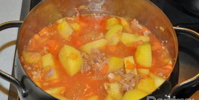 готовим картофель с тушенкой