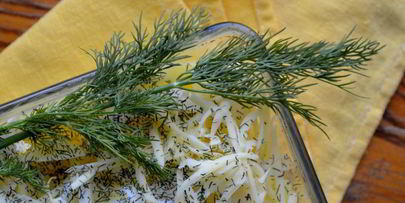 картофель с луком и сметаной