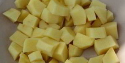 картофель с овощами в мультиварке