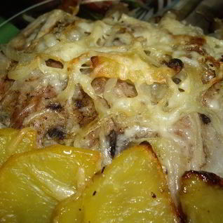 Картофель с ребрышками в духовке