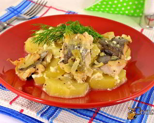 Картофель с рыбой в молочном соусе