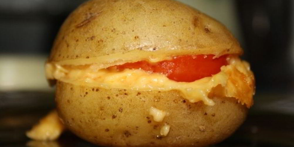 Рецепт картофель с сыром и помидорами