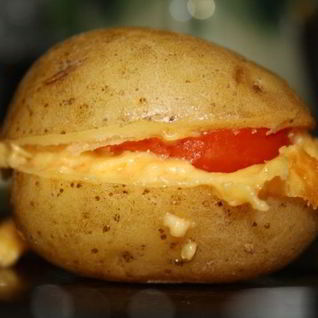 Картофель с сыром и помидорами