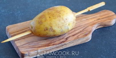 картофель спиралью на шпажках в духовке