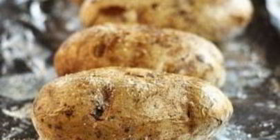 картофель в фольге в мультиварке