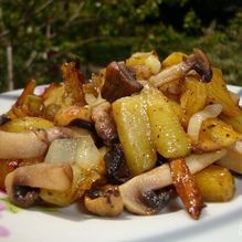 Рецепт Картофель, жаренный с грибами и луком