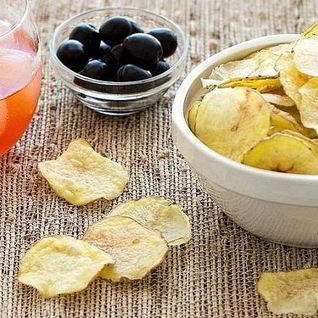 Картофельные чипсы в духовке без масла