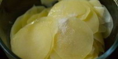 картофельные чипсы в духовке без масла