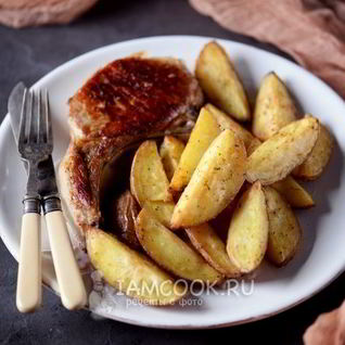 Картошка по-деревенски с мясом в духовке