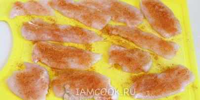 картошка с куриным филе и помидорами в духовке