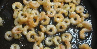 красный рис с креветочным кремом