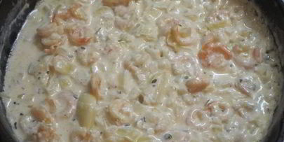 красный рис с креветочным кремом