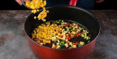 радужный рис с тунцом