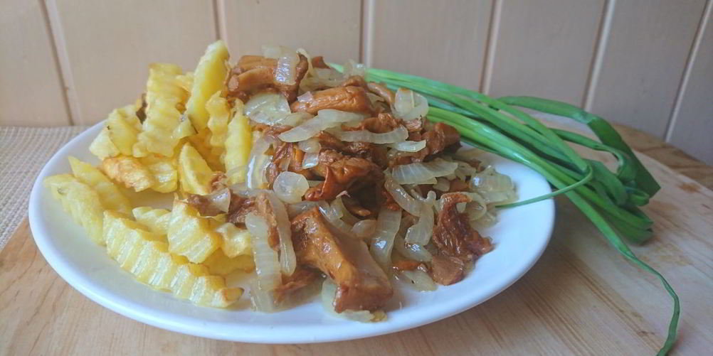 Рецепт рифленый картофель с лисичками