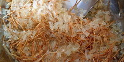 рис по-ливански с жареным фаршем и лепестками миндаля