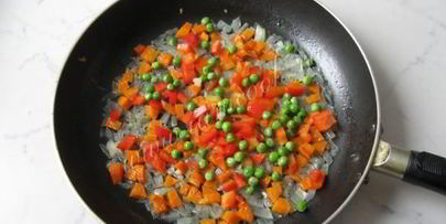 рис с брокколи и зеленым горошком