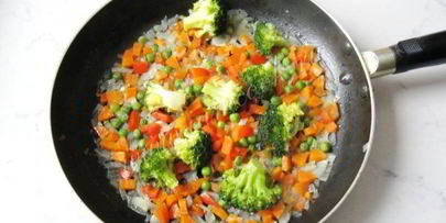 рис с брокколи и зеленым горошком