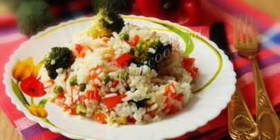 рис с брокколи и зеленым горошком