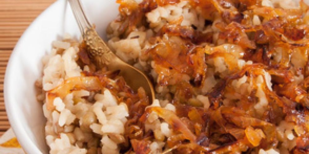 Рецепт рис с чечевицей и карамелизованным луком