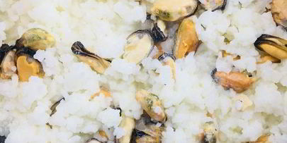 рис с голубым сыром и мидиями