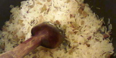 рис с грецким орехом и апельсином