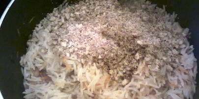 рис с грецким орехом и апельсином