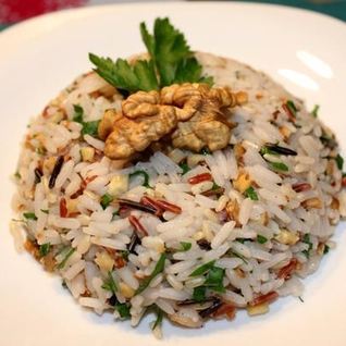 Рис с грецкими орехами