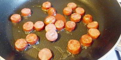 рис с креветками, курицей и копчеными колбасками