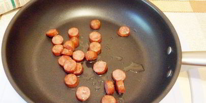 рис с креветками, курицей и копчеными колбасками