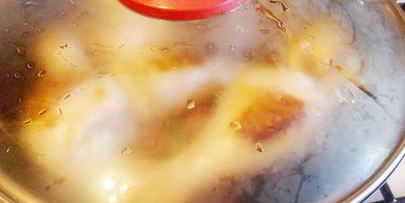 рис с креветками, курицей и копчеными колбасками