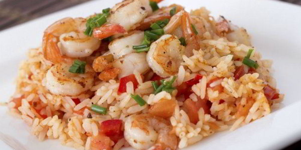 Рецепт рис с креветками, зеленым горошком и перцем