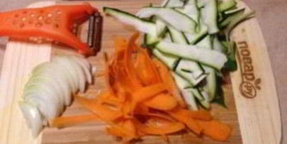 рис с морковкой, цуккини и апельсином