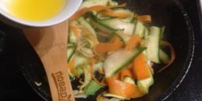 рис с морковкой, цуккини и апельсином