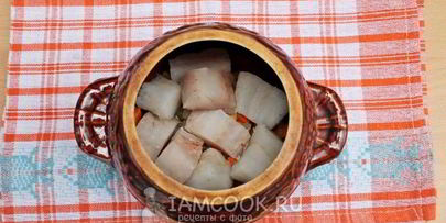 рис с рыбой в горшочке