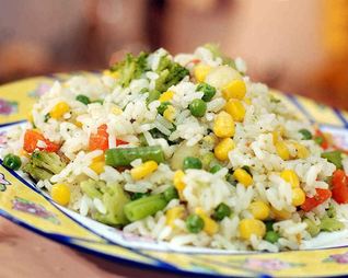 Рис с замороженными овощами