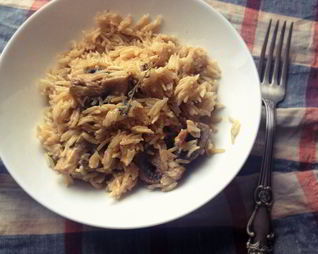 Сливочный рис с шампиньонами и орегано