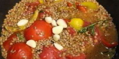 тушеная чечевица