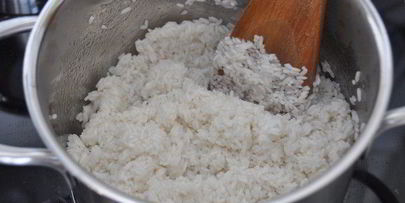 восточный рис с кокосовым молоком, изюмом и кешью