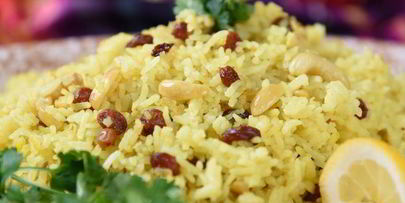 восточный рис с кокосовым молоком, изюмом и кешью