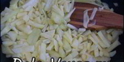 жареная картошка с луком