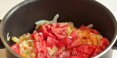 жареная картошка с помидорами