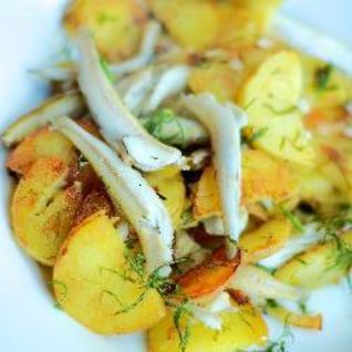 Жаренная картошка с килькой