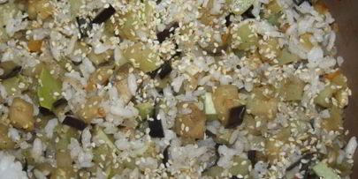 жареный рис с летними овощами