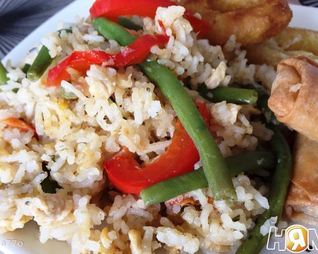 Жареный рис с овощами по-китайски