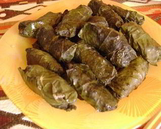 Долма с виноградным листом