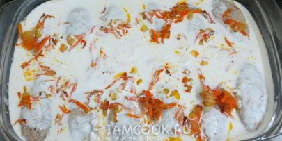 ленивые голубцы в сметанном соусе в духовке